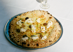 Pizza Bianca med ricotta og oliven
